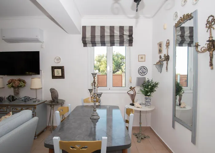 Villa Olive By Seaside